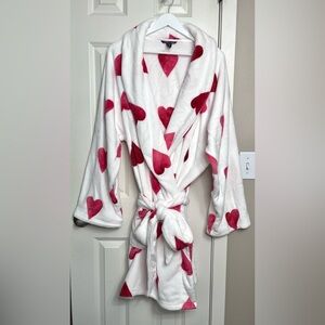 Victoria’s Secret Heart Print Robe NWOT